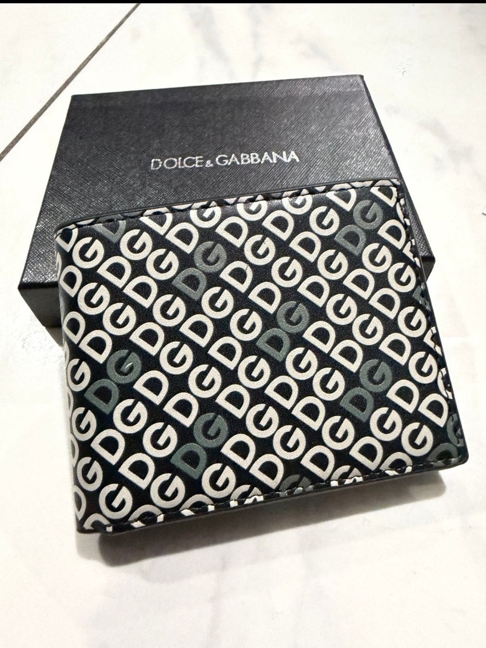 Dolce & Gabbana Black and White Logo Bifold Wallet with Box!!!